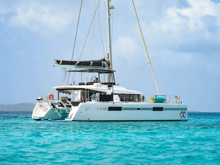 Pronájem lodi Lagoon OUI CHERIE  v Frenchman's Cay na Samboatu