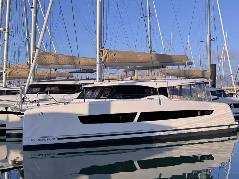 Pronajmout si Fountaine Pajot Fountaine Pajot FP 41 Maesto 3  v Can Pastilla