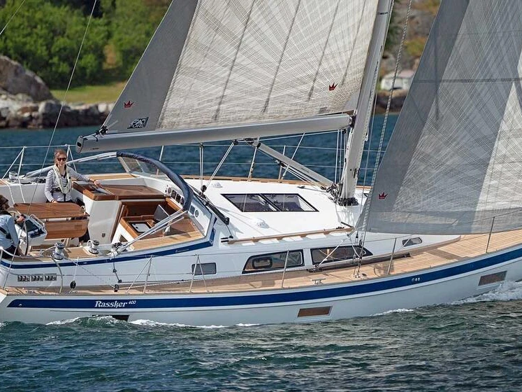 Pronajmout Plachetnice se skipperem či ne Hallberg-Rassy v Heiligenhafen