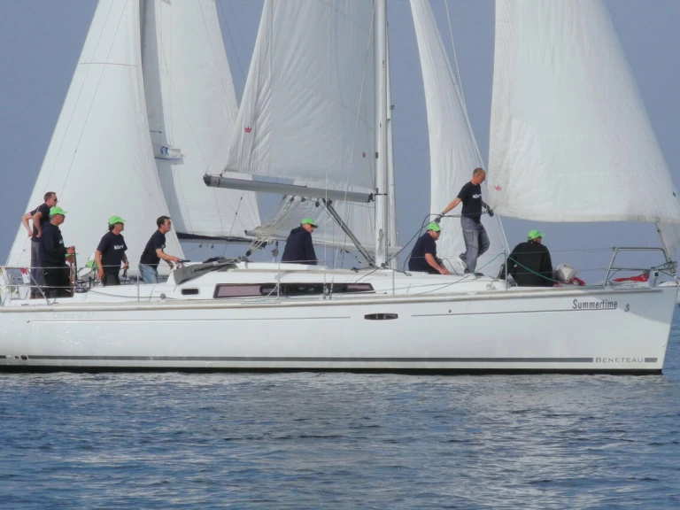 Bénéteau Oceanis 37 jednotlivci a charterové společnosti v Heiligenhafen