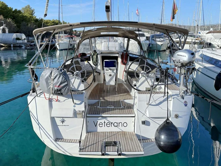 Pronajmout si Jeanneau Sun Odyssey 409 v Barth