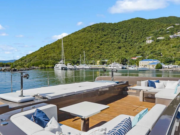 Pronájem jachty v Tortola -Sunreef NAUTI NICKEL na Samboatu