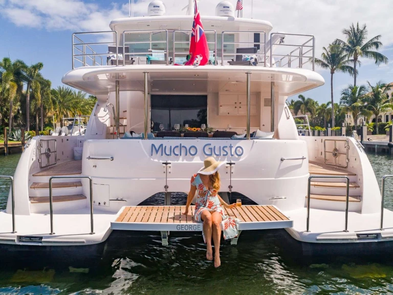 Pronájem lodi Horizon MUCHO GUSTO v Bahamy na Samboatu