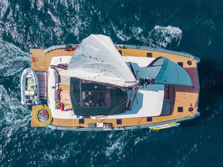 Pronájem Jachta Moon Yacht s licencí