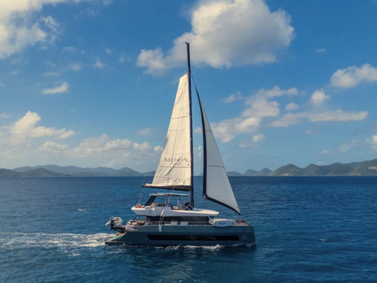 Moon Yacht Tryst jednotlivci a charterové společnosti v Road Town