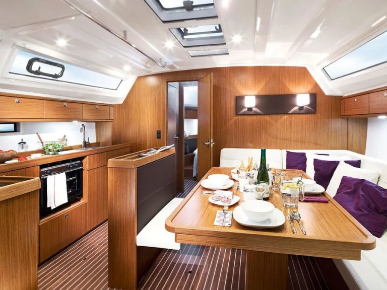 Bavaria Cruiser 46 jednotlivci a charterové společnosti v Gouvia