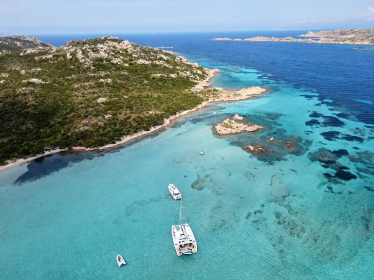 Lagoon Lagoon 46 jednotlivci a charterové společnosti v Bas du Fort