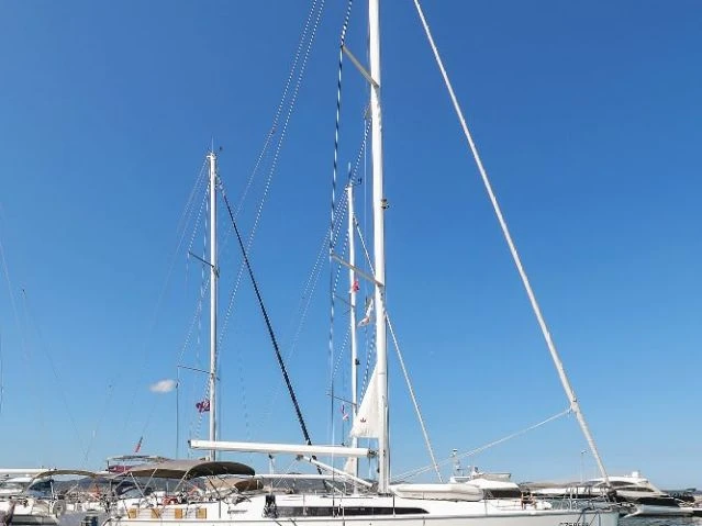 Bavaria Cruiser 46 jednotlivci a charterové společnosti v Zadar