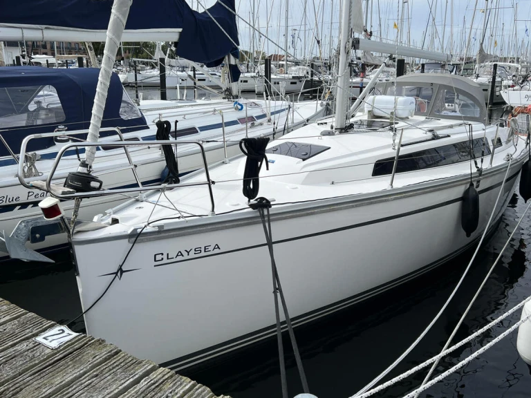 Pronajmout si Bavaria Cruiser 33 v Heiligenhafen