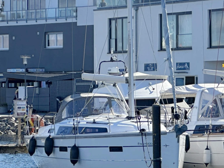 Pronajmout si Bavaria Cruiser 37 v Heiligenhafen