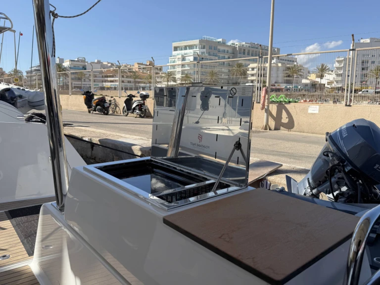 Fountaine Pajot Elba 45 jednotlivci a charterové společnosti v Can Pastilla