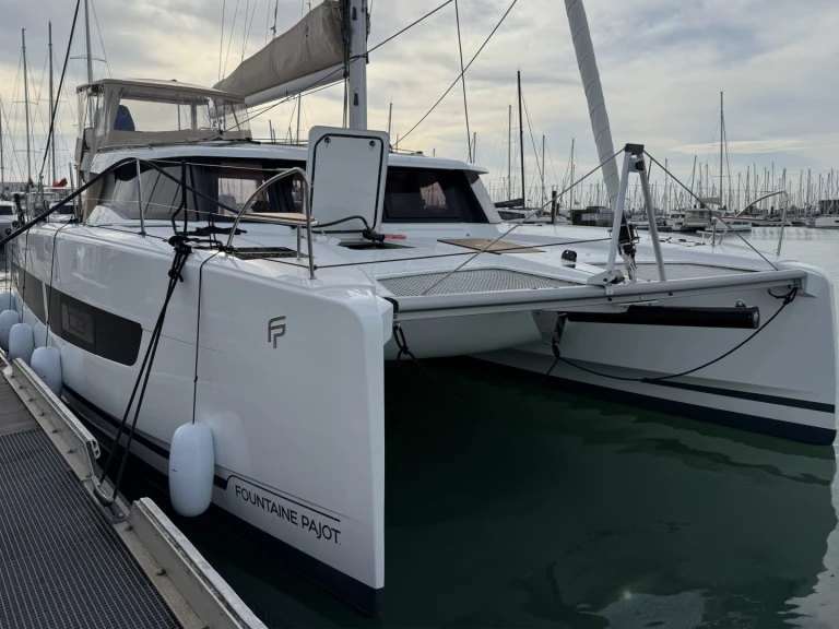 Pronájem Katamarán Fountaine Pajot s licencí