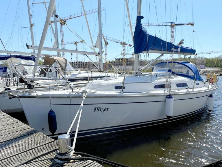 Hanse Hanse 315 jednotlivci a charterové společnosti v Barth