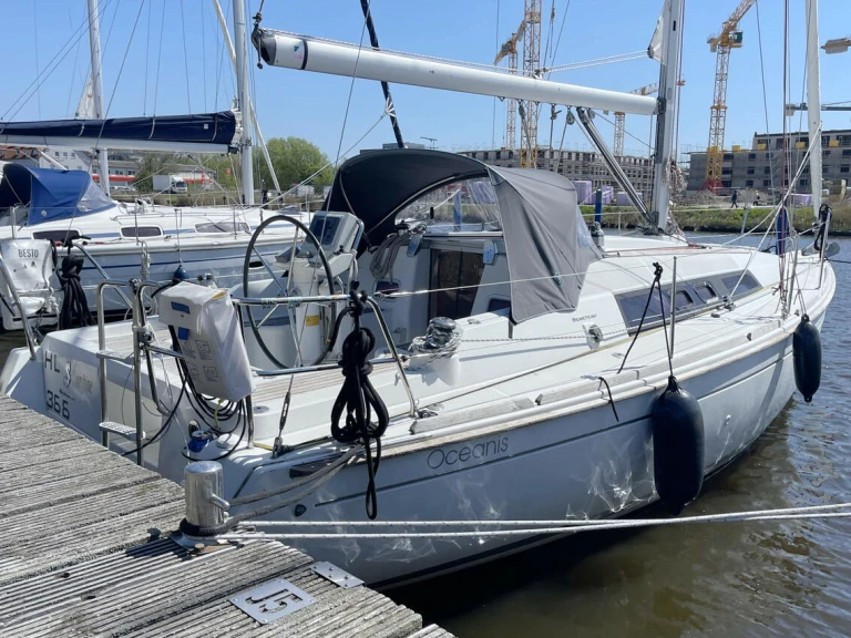 Bénéteau Oceanis 31 jednotlivci a charterové společnosti v Barth