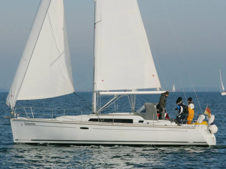 Pronajmout si Bénéteau Oceanis 37 v Heiligenhafen