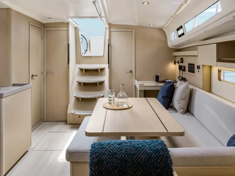 Bénéteau Oceanis 40.1 jednotlivci a charterové společnosti v Flensburg