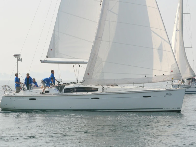 Pronajmout si Bénéteau Oceanis 43 v Heiligenhafen