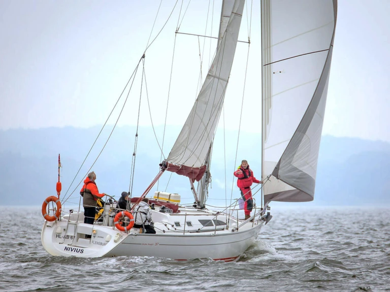 Jeanneau Sun Fast 37 jednotlivci a charterové společnosti v Flensburg