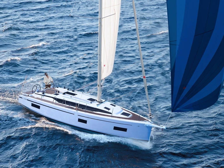 Pronájem jachty v Mai Khao -Bavaria Bavaria C38 na Samboatu