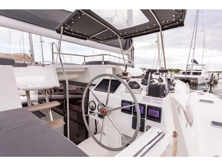 Fountaine Pajot Saba 50 jednotlivci a charterové společnosti v Saint George's