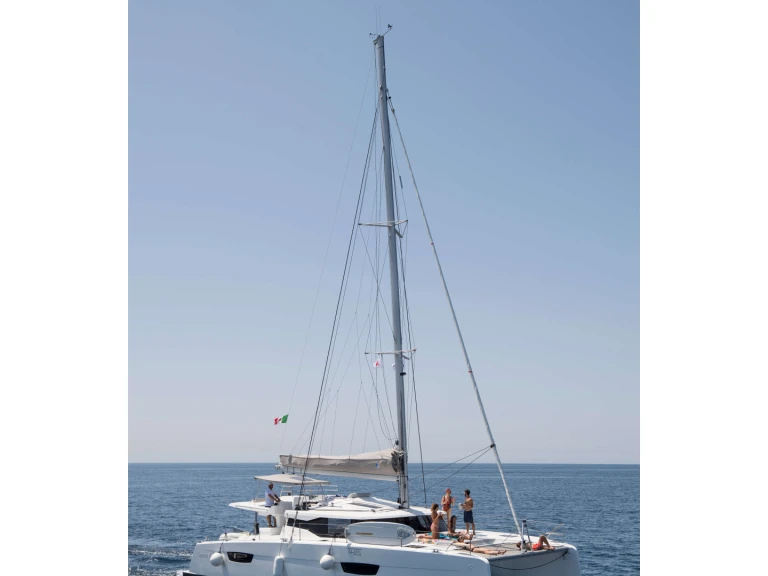 Pronájem lodi Fountaine Pajot Fountaine Pajot Saona 47 (Wm-AC-Gen-Sol.Pan) v Castellammare del Golfo na Samboatu