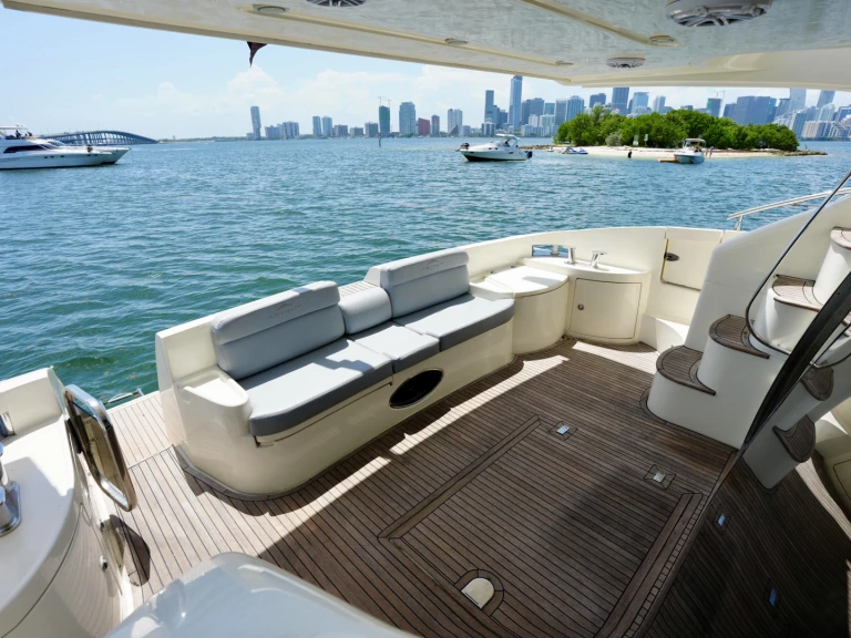 Pronajmout Jachta se skipperem či ne Azimut v Miami