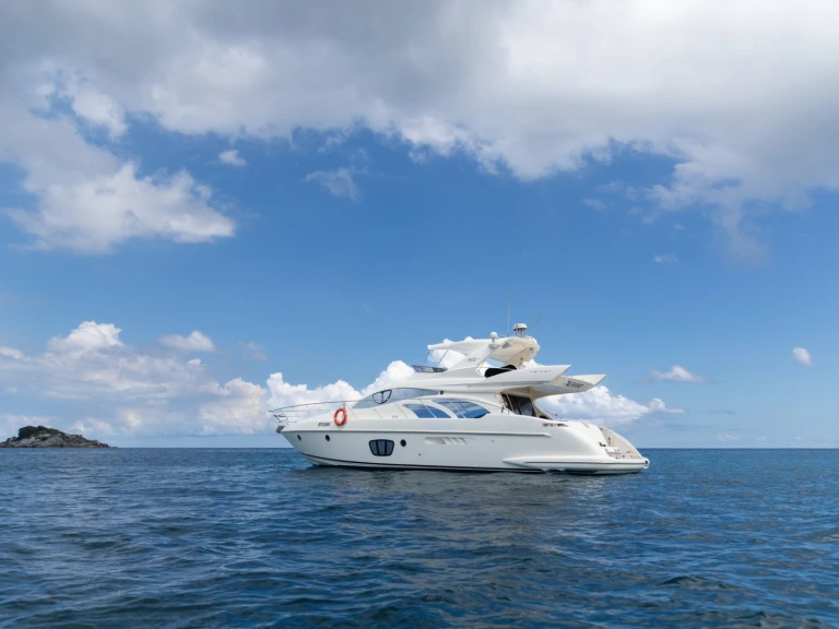 Pronájem lodi Eden Island lákavé ceny Azimut 55 Fly - 4 cab.
