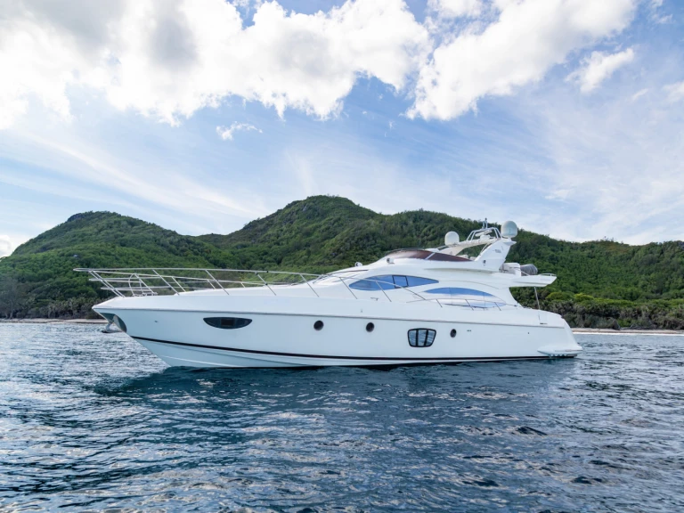 Pronájem lodi Azimut Azimut 68 E v Eden Island na Samboatu