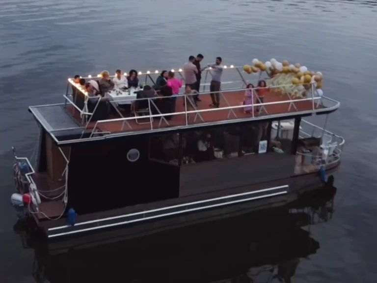 Pronájem lodi Berlin lákavé ceny Hausboat 1150