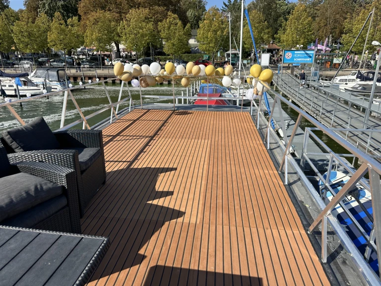 Pronájem Motorová loď v Berlin -Custom Hausboat 1150