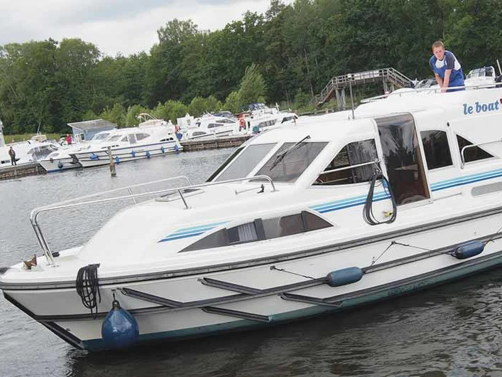 Le Boat Clipper jednotlivci a charterové společnosti v Homps