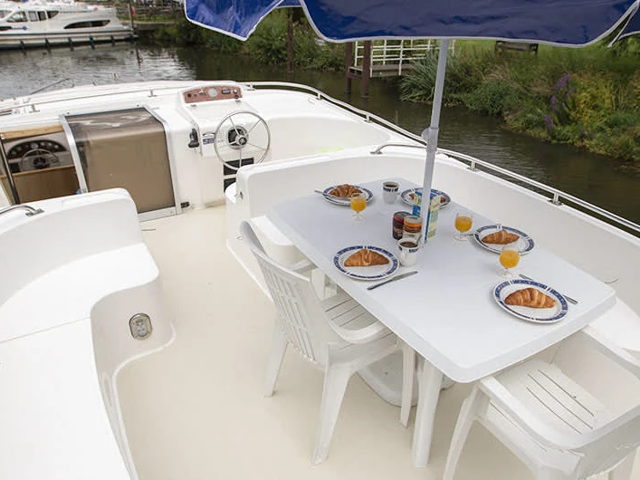 Pronájem Motorová loď Le Boat s licencí