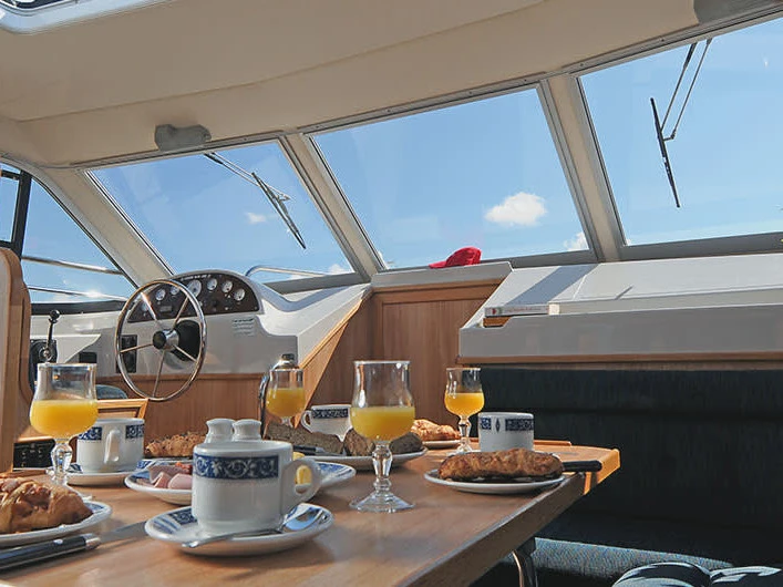 Pronajmout Motorová loď se skipperem či ne Le Boat v Homps