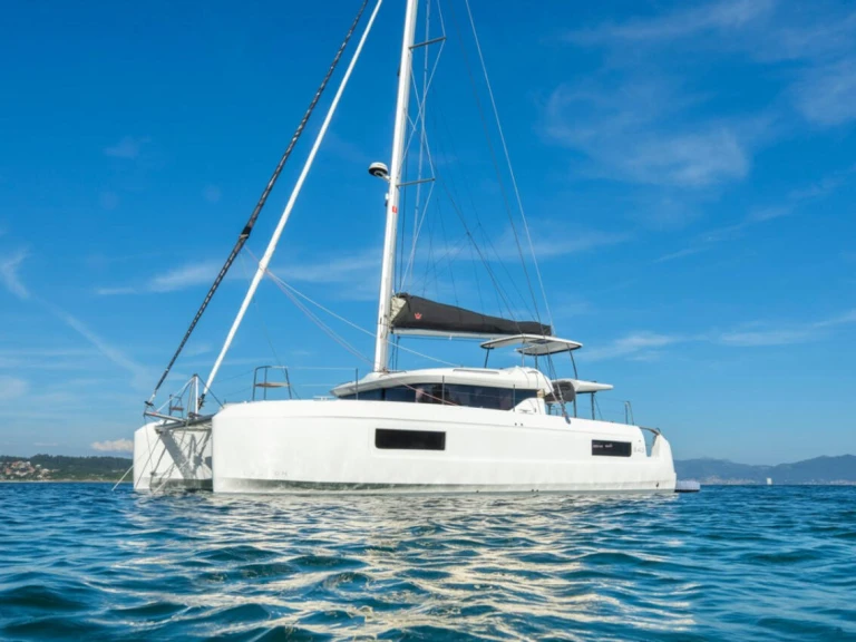 Pronájem lodi Bonifacio lákavé ceny Lagoon 43