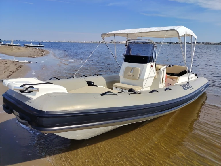 Pronajmout Motorová loď se skipperem či ne Karnic v Port-Camargue