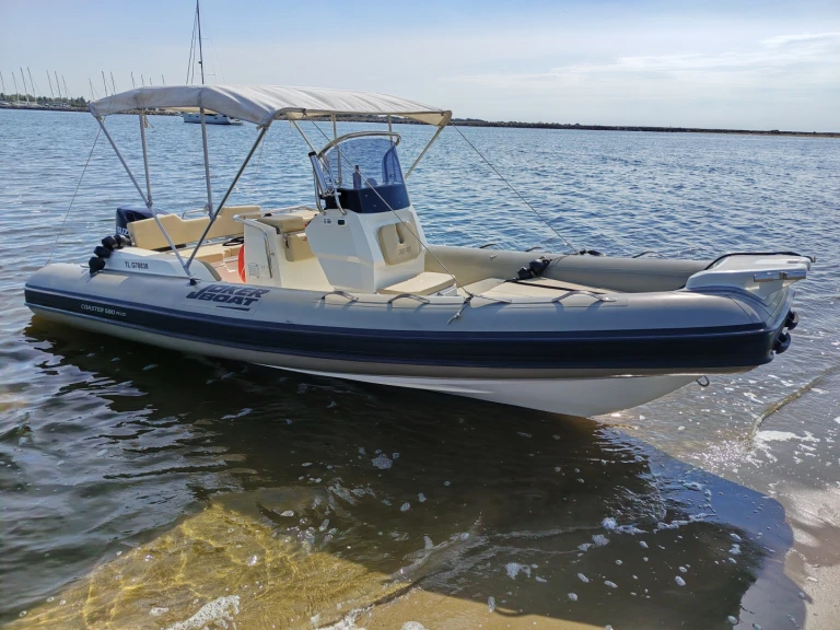Motorová loď k pronájmu v Port-Camargue za nejlepší cenu